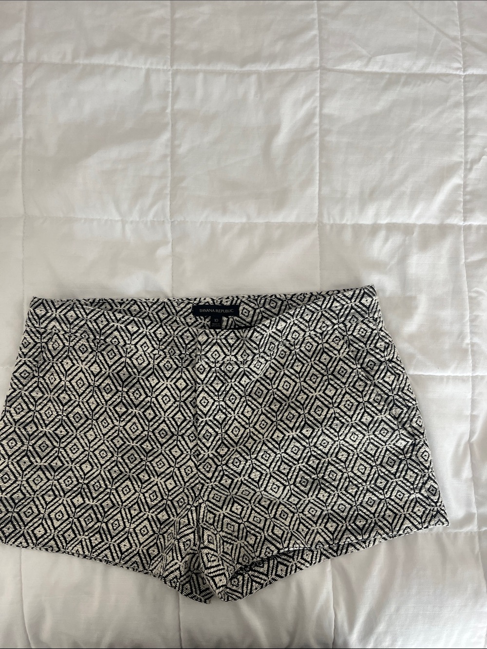 Banana Republic Black & White Diamond-Print Shorts